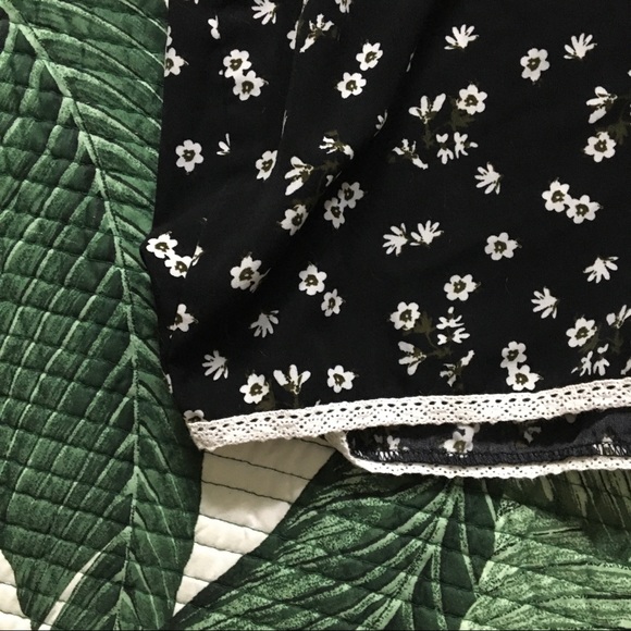 Happening in the Present Floral Romper - Picture 2 of 5